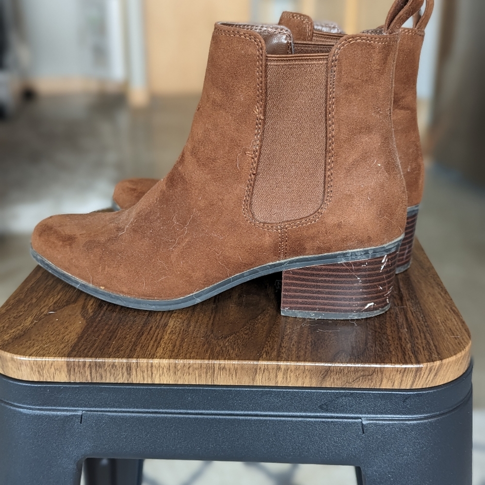 Women's Ellie Chelsea Boots Cognac - A New Day - SIZE 8